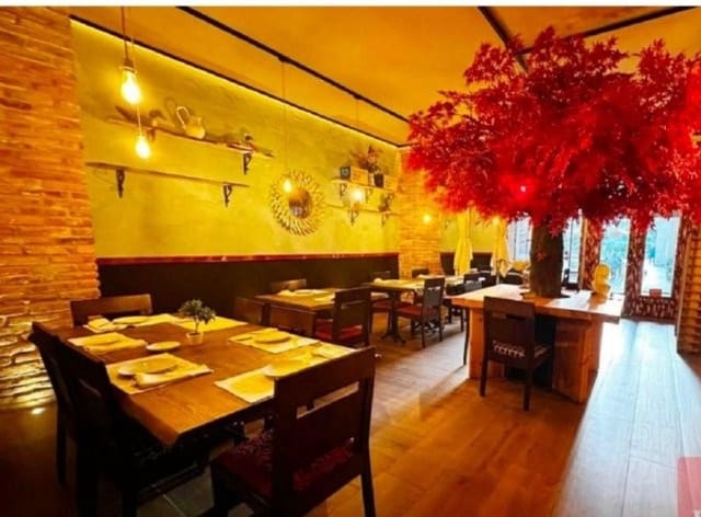 Comercial para venda em Santander - 220 000 € (Ref: 8743376)