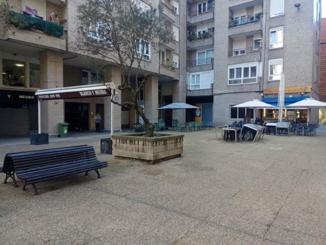 Comercial para venda em Santander - 220 000 € (Ref: 8743376)