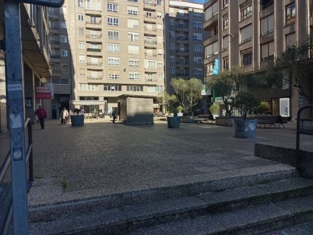 Comercial para venda em Santander - 220 000 € (Ref: 8743376)