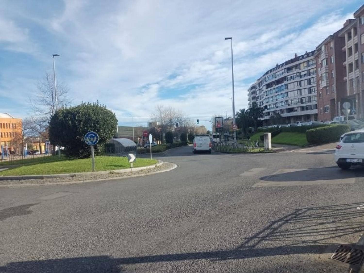 Commercial for rent in Santander - € 1,000 (Ref: 8766798)