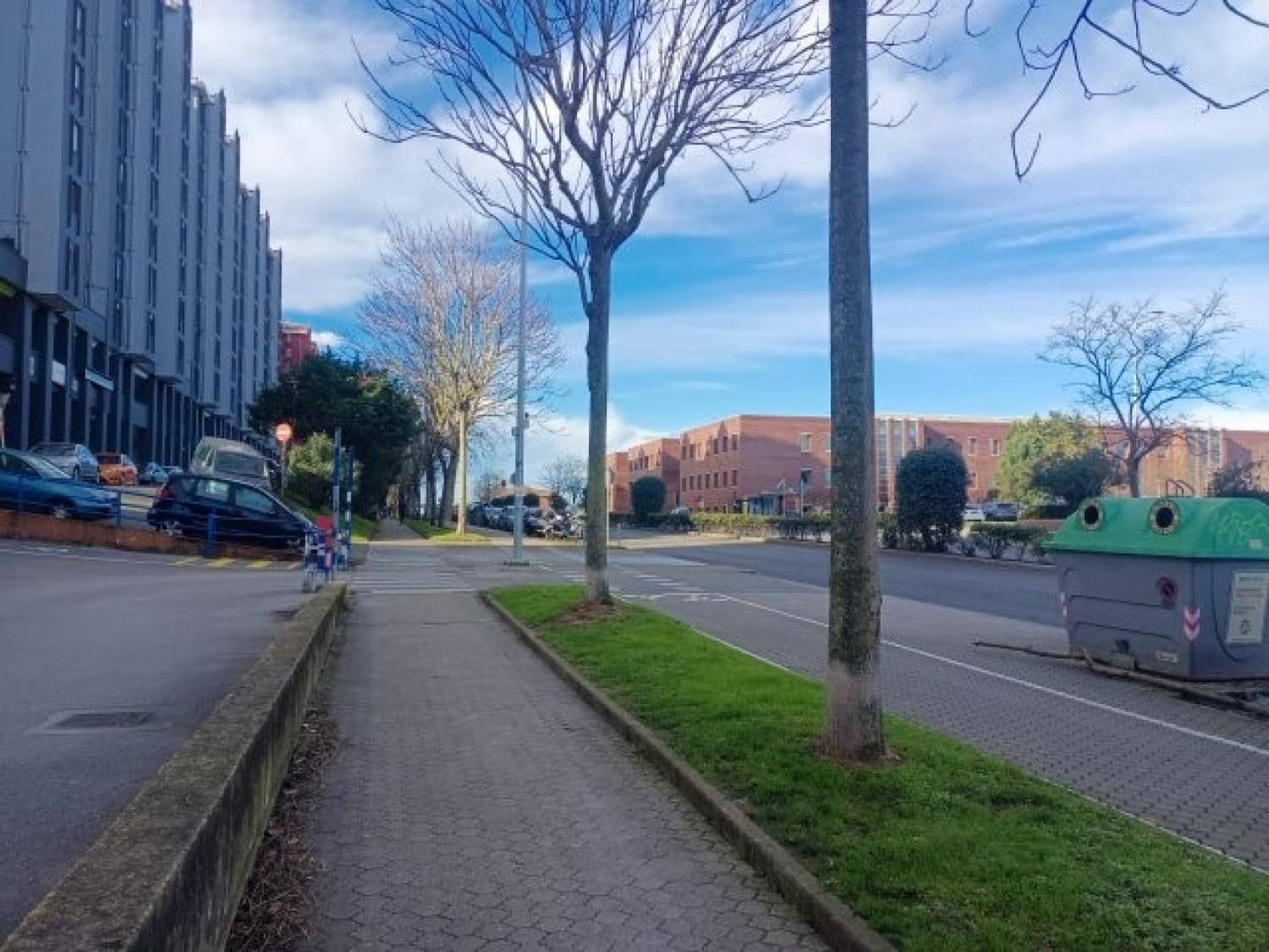 Commercial for rent in Santander - € 1,000 (Ref: 8766798)