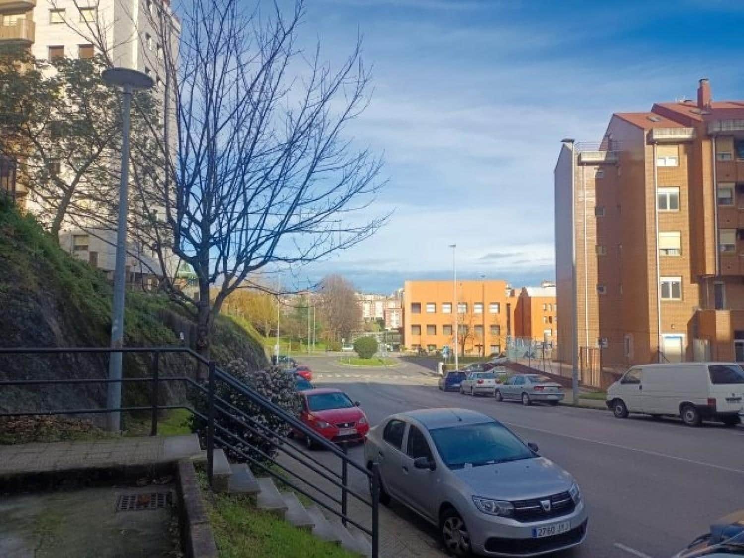 Commercial for rent in Santander - € 1,000 (Ref: 8766798)