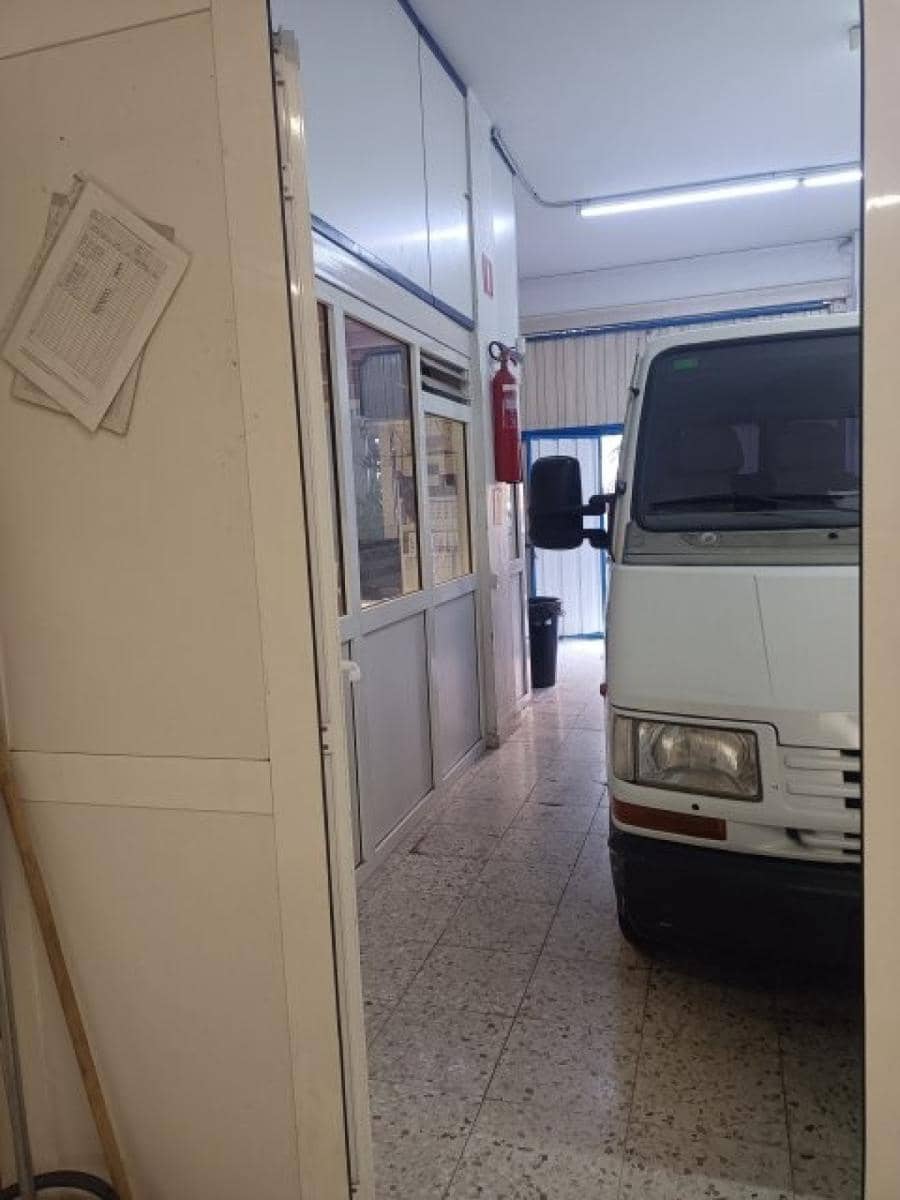 Kommersiell til salgs i Santander - € 230 000 (Ref: 8766799)