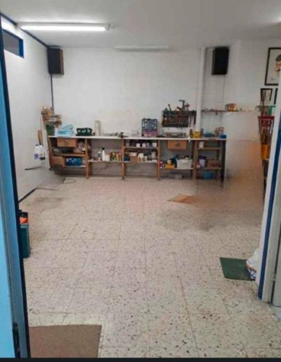 Kommersiell til salgs i Santander - € 230 000 (Ref: 8766799)