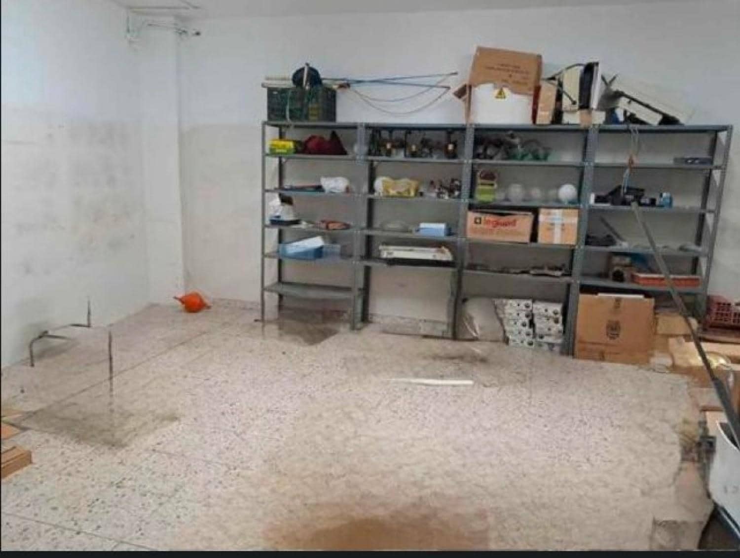 Kommersiell til salgs i Santander - € 230 000 (Ref: 8766799)