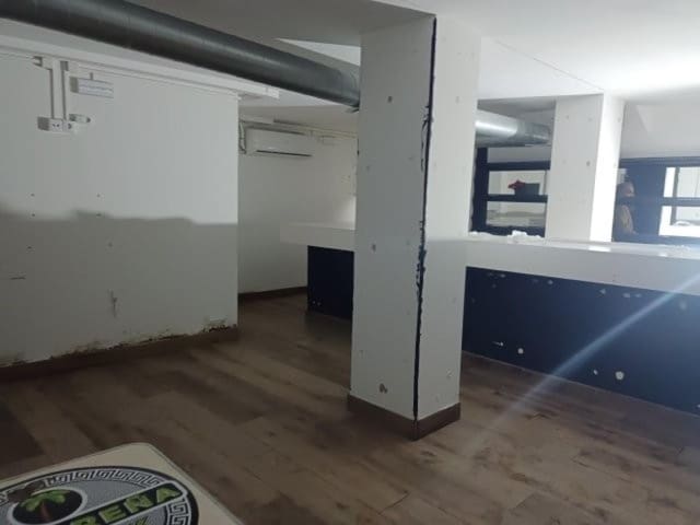 Comercial para venda em Santander - 93 000 € (Ref: 8778400)