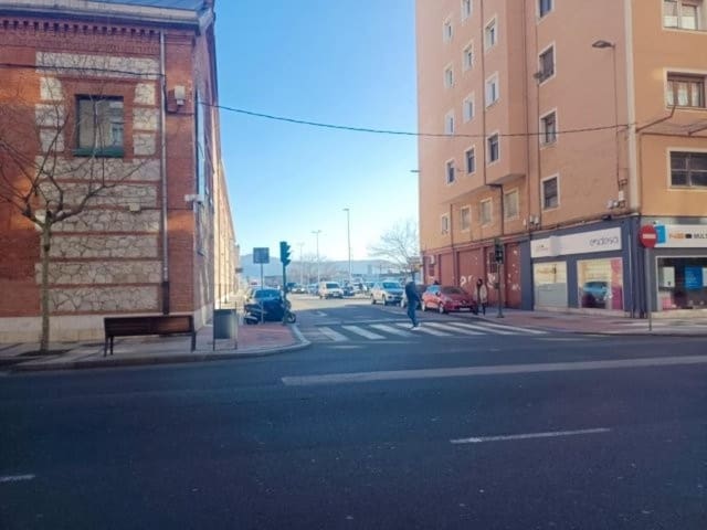 Kommersiell til salgs i Santander - € 270 000 (Ref: 8789412)