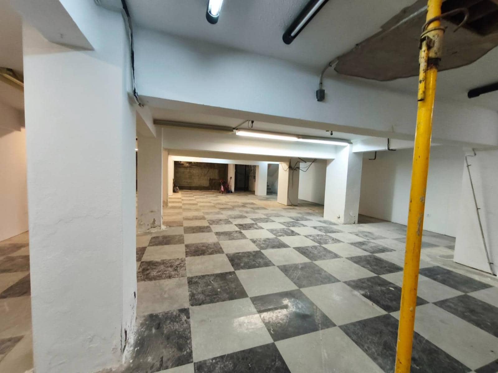 Komercyjne na sprzedaż w Santander - 230 000 € (Ref: 8900071)