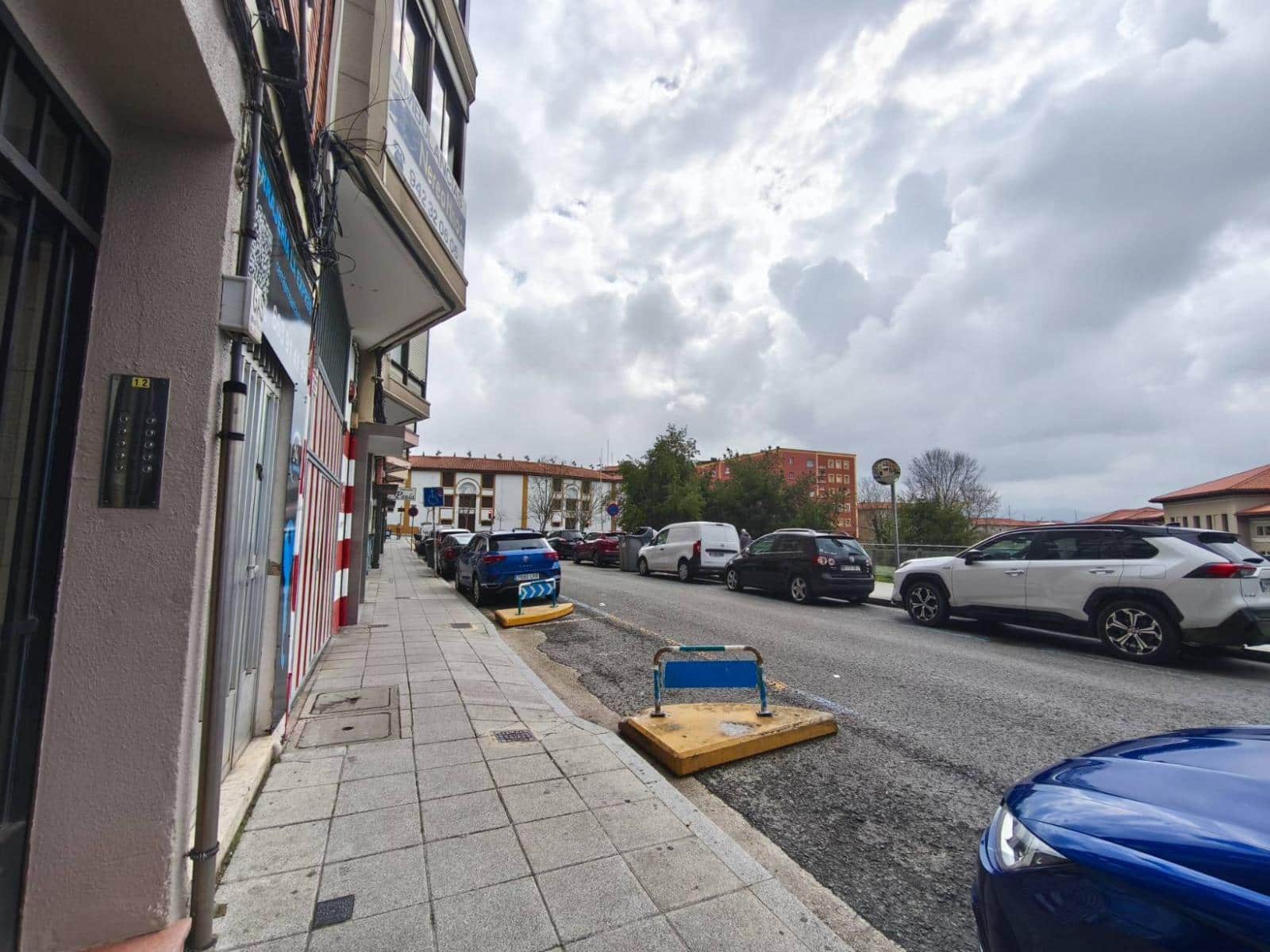 Komercyjne na sprzedaż w Santander - 230 000 € (Ref: 8900071)