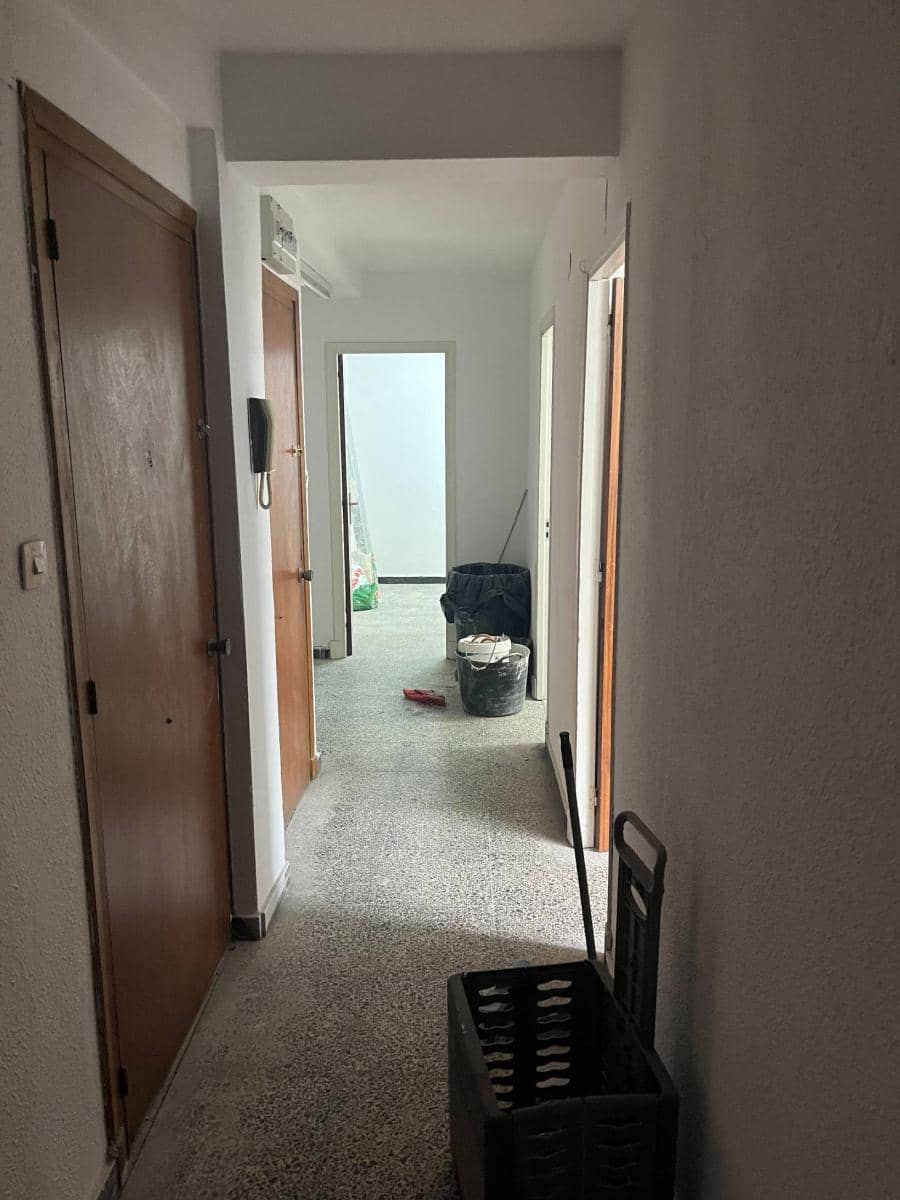 Erhverv til salg i Santander - € 140.000 (Ref: 8998428)