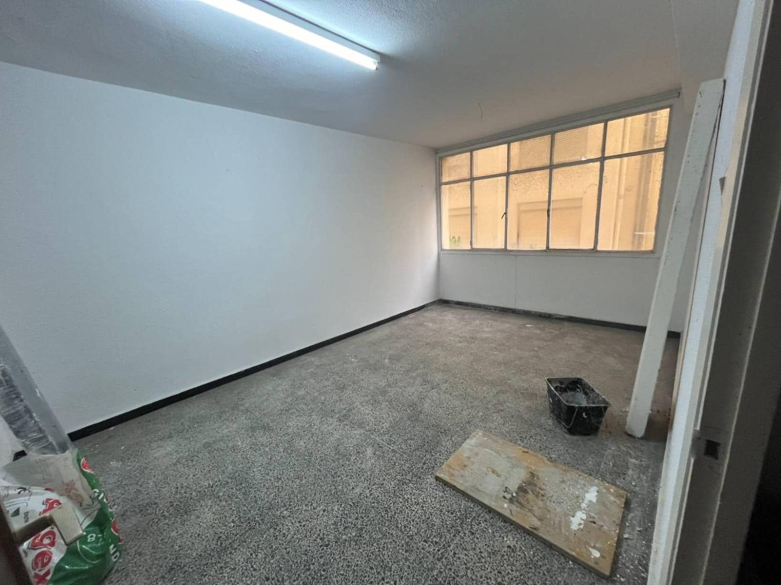 Erhverv til salg i Santander - € 140.000 (Ref: 8998428)