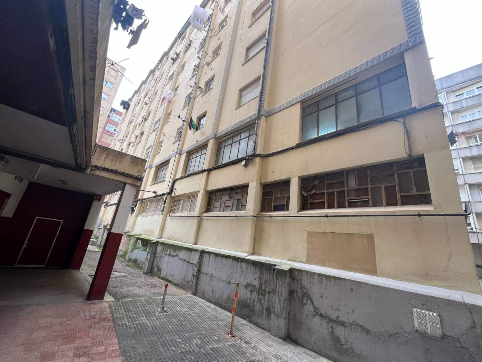 Erhverv til salg i Santander - € 140.000 (Ref: 8998428)