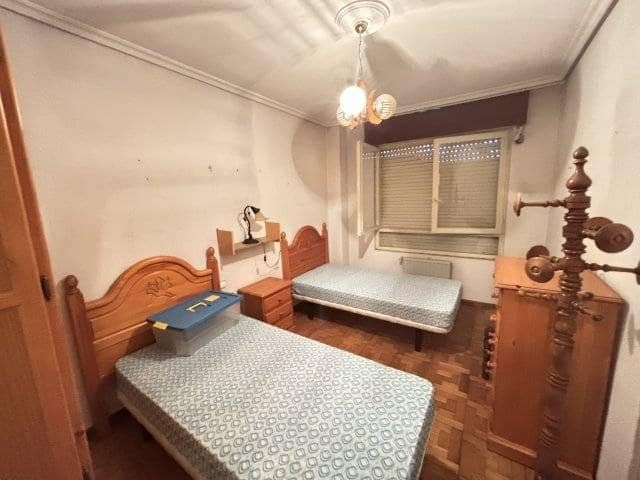 3 soveværelse Lejlighed til salg i Torrelavega - € 170.000 (Ref: 9031450)