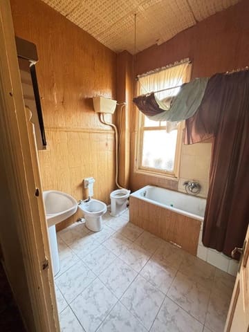 4 soverom Leilighet til salgs i Torrelavega - € 190 000 (Ref: 9095212)