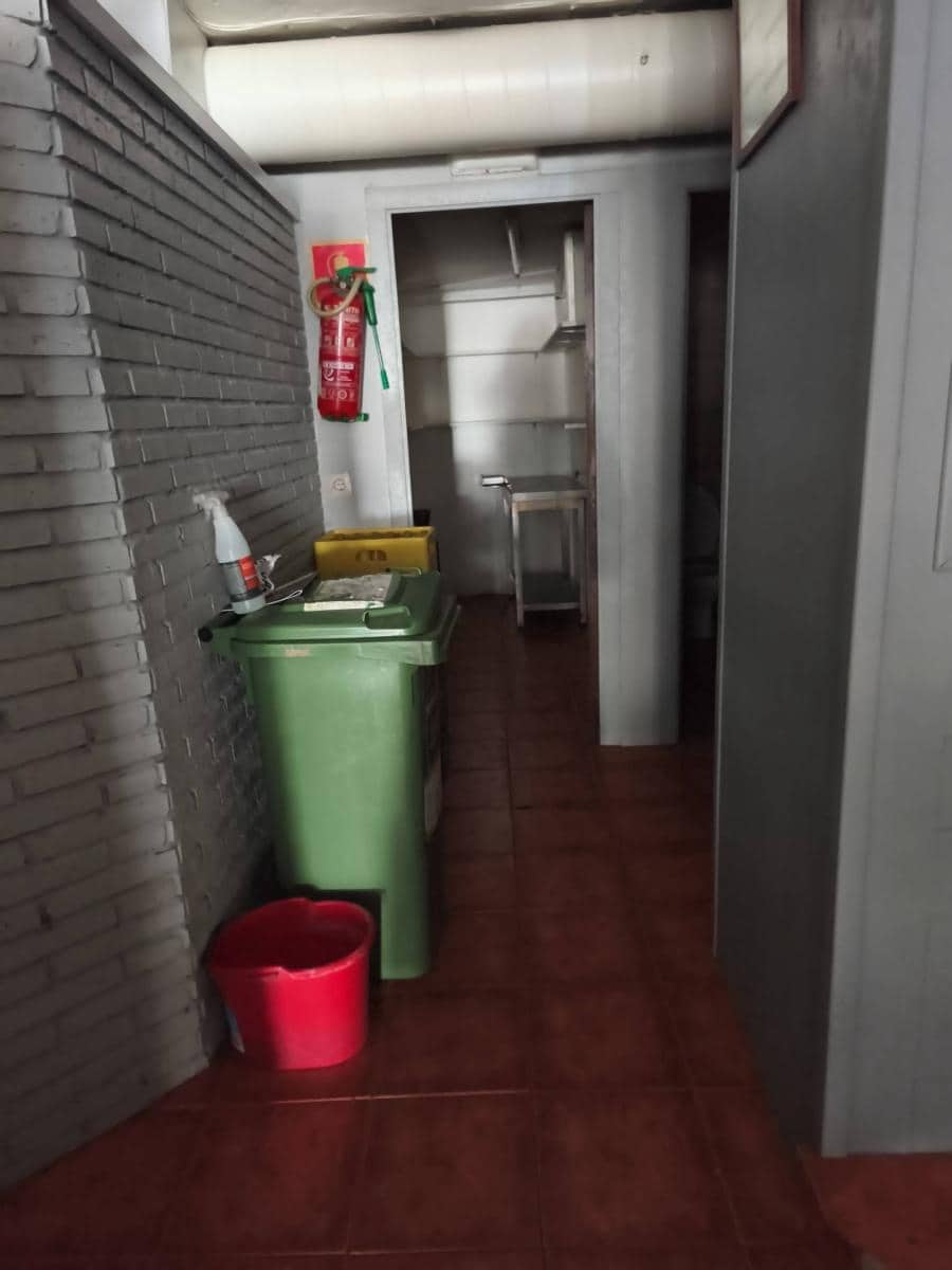 Commercial for sale in Santander - € 109,000 (Ref: 9100711)