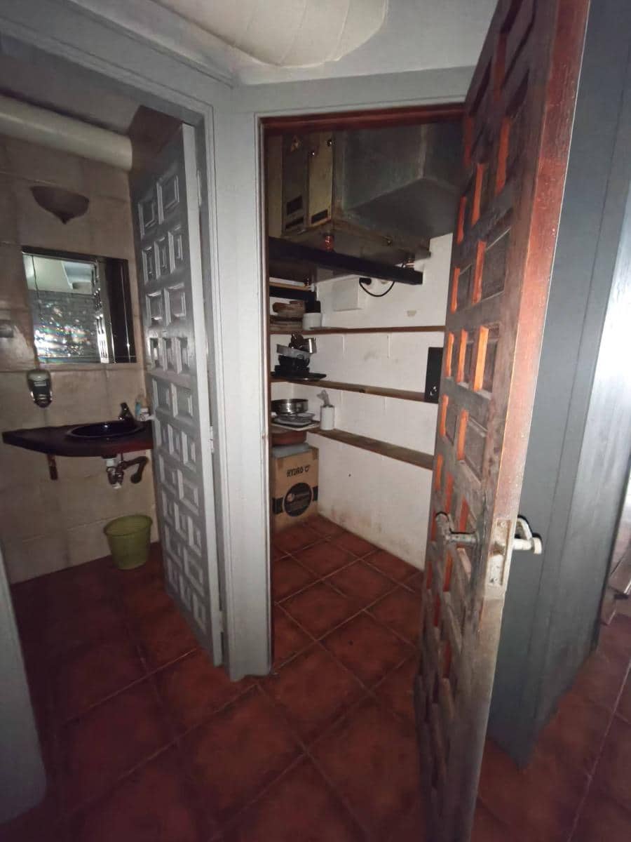 Commercial for sale in Santander - € 109,000 (Ref: 9100711)