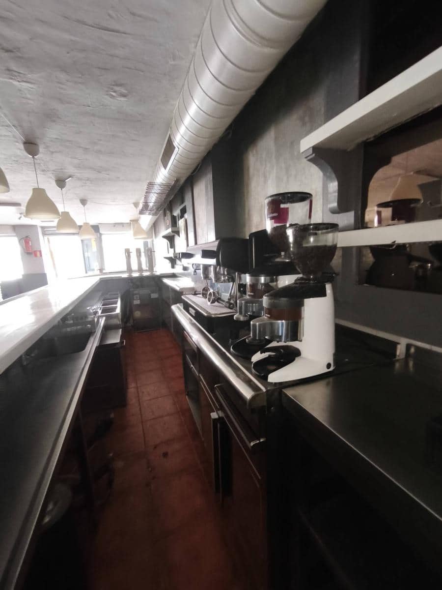 Commercial for sale in Santander - € 109,000 (Ref: 9100711)