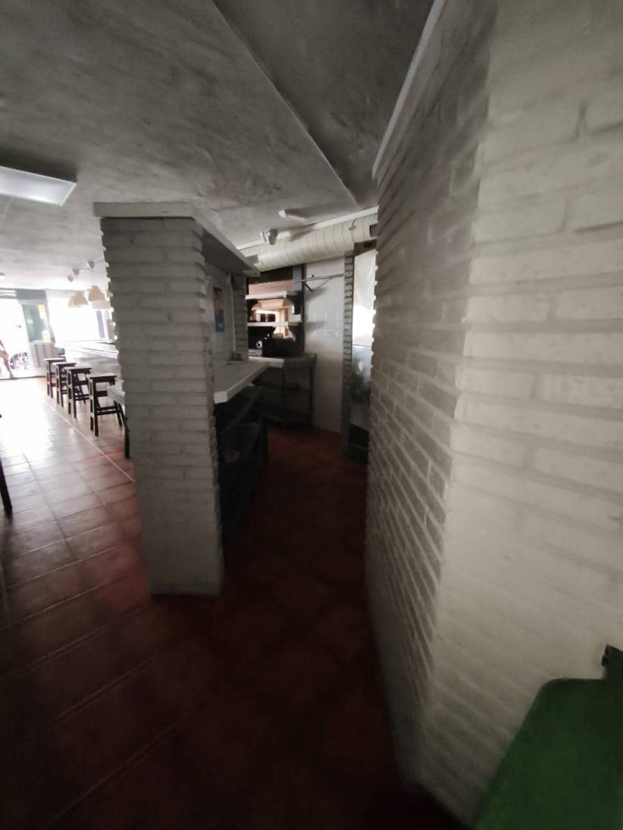 Commercial for sale in Santander - € 109,000 (Ref: 9100711)