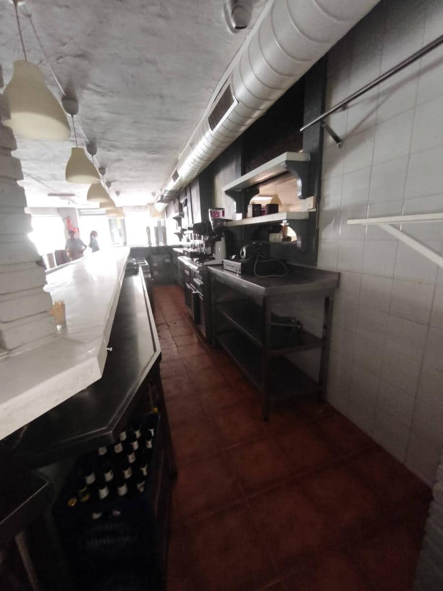 Commercial for sale in Santander - € 109,000 (Ref: 9100711)