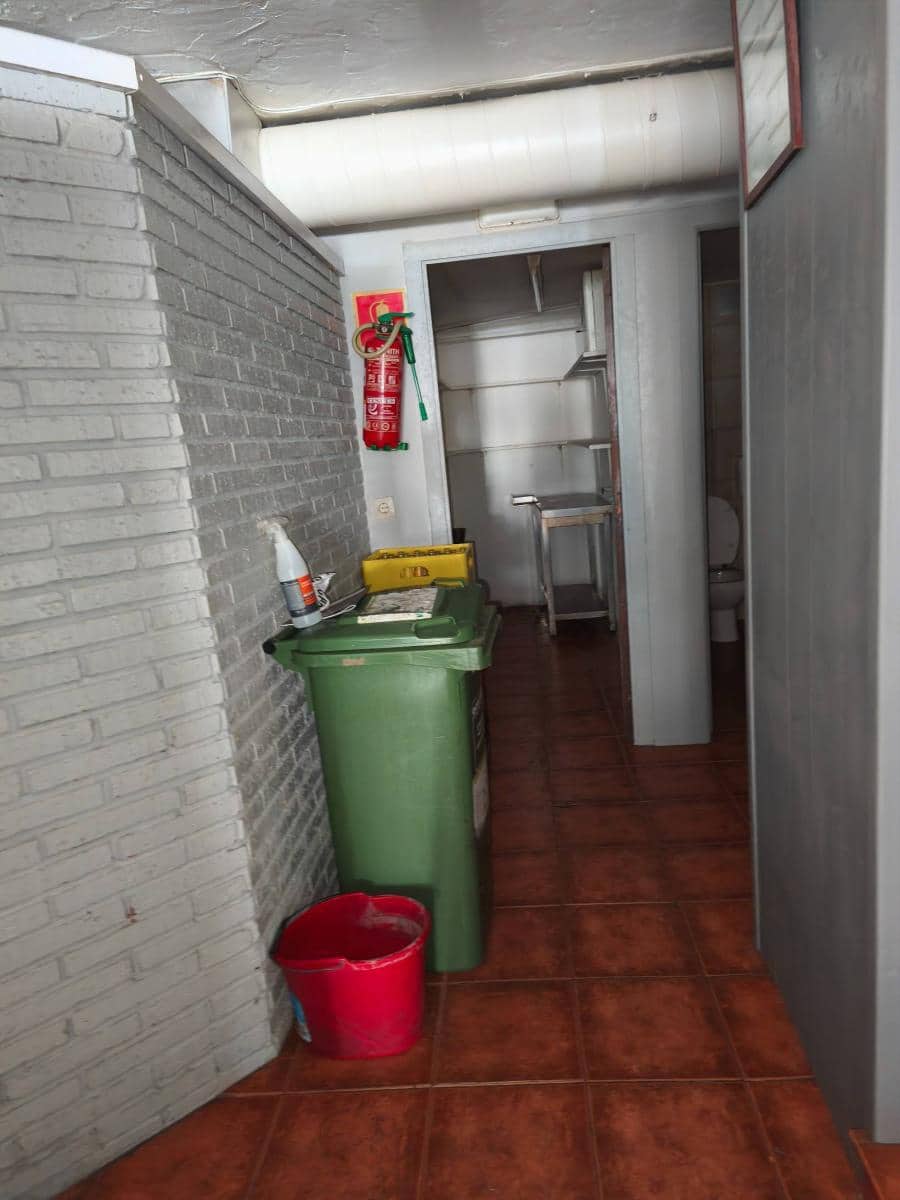 Commercial for sale in Santander - € 109,000 (Ref: 9100711)