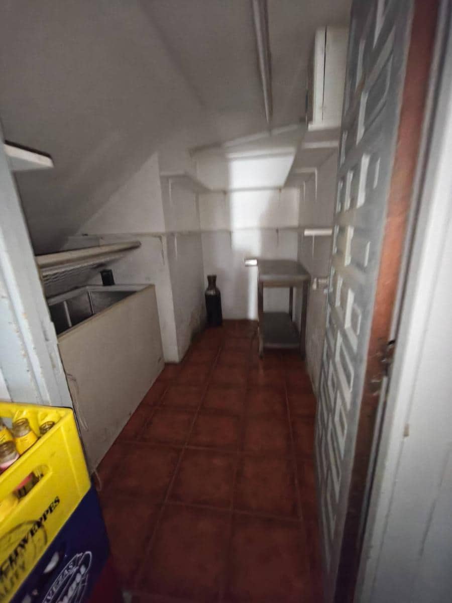 Commercial for sale in Santander - € 109,000 (Ref: 9100711)