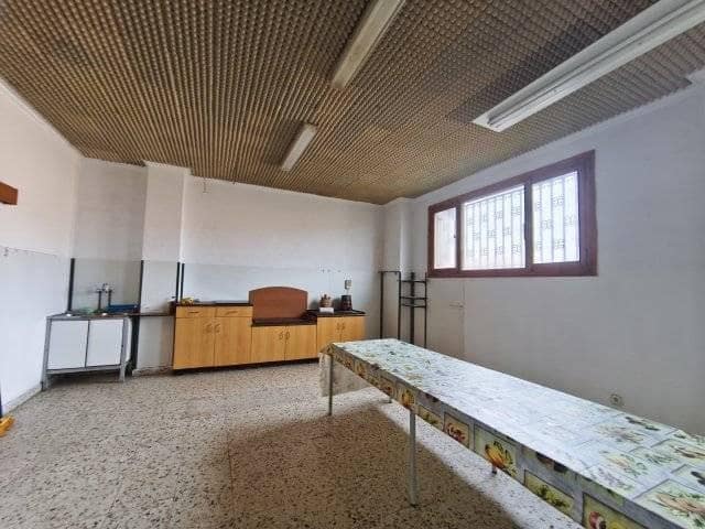 Erhverv til salg i Santander - € 65.000 (Ref: 9114097)
