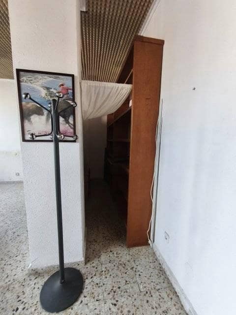 Erhverv til salg i Santander - € 65.000 (Ref: 9114097)