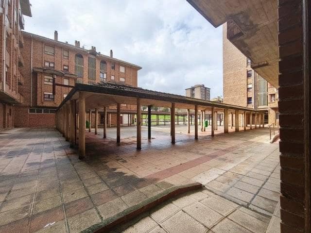 Erhverv til salg i Santander - € 65.000 (Ref: 9114097)