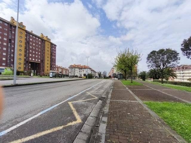 Erhverv til salg i Santander - € 65.000 (Ref: 9114097)