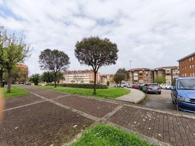 Erhverv til salg i Santander - € 65.000 (Ref: 9114097)