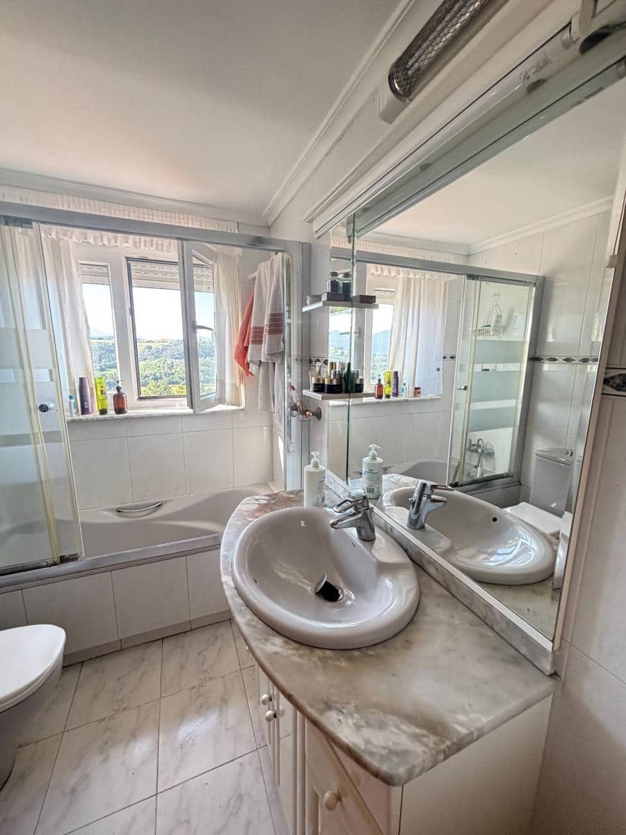 5 makuuhuone Paritalo myytävänä paikassa Parbayon - 390 000 € (Ref: 9114098)