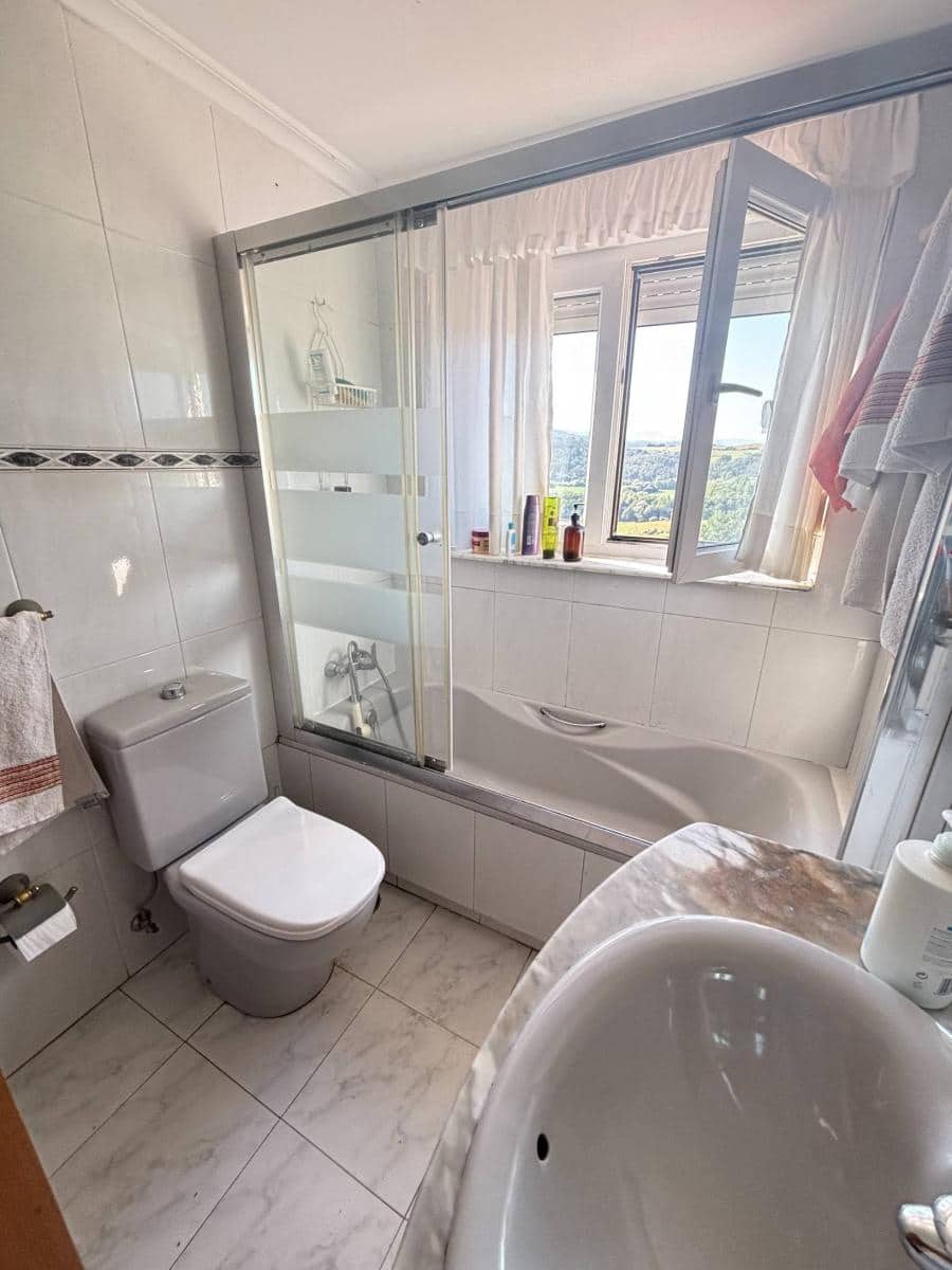 5 makuuhuone Paritalo myytävänä paikassa Parbayon - 390 000 € (Ref: 9114098)