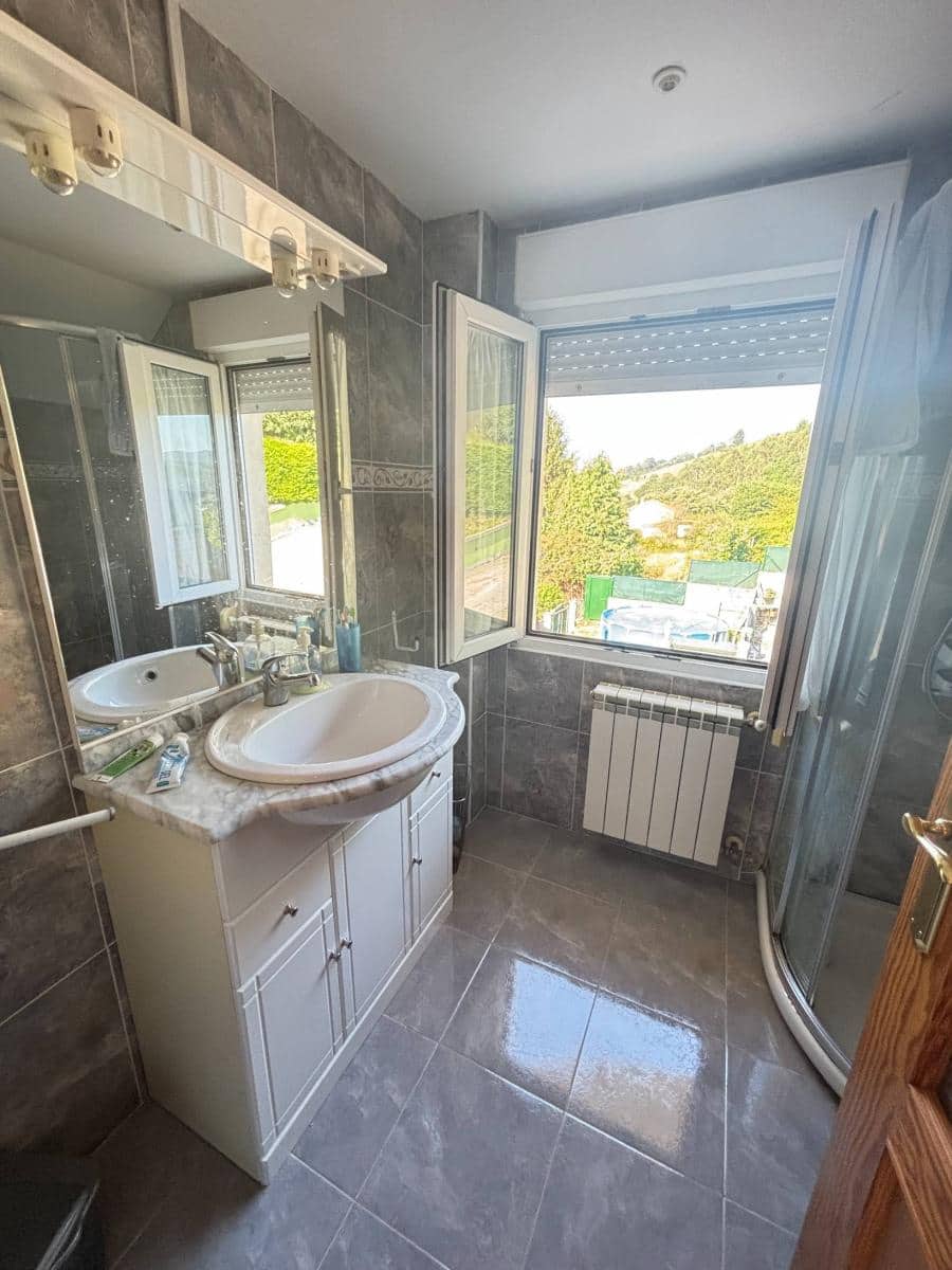 5 makuuhuone Paritalo myytävänä paikassa Parbayon - 390 000 € (Ref: 9114098)