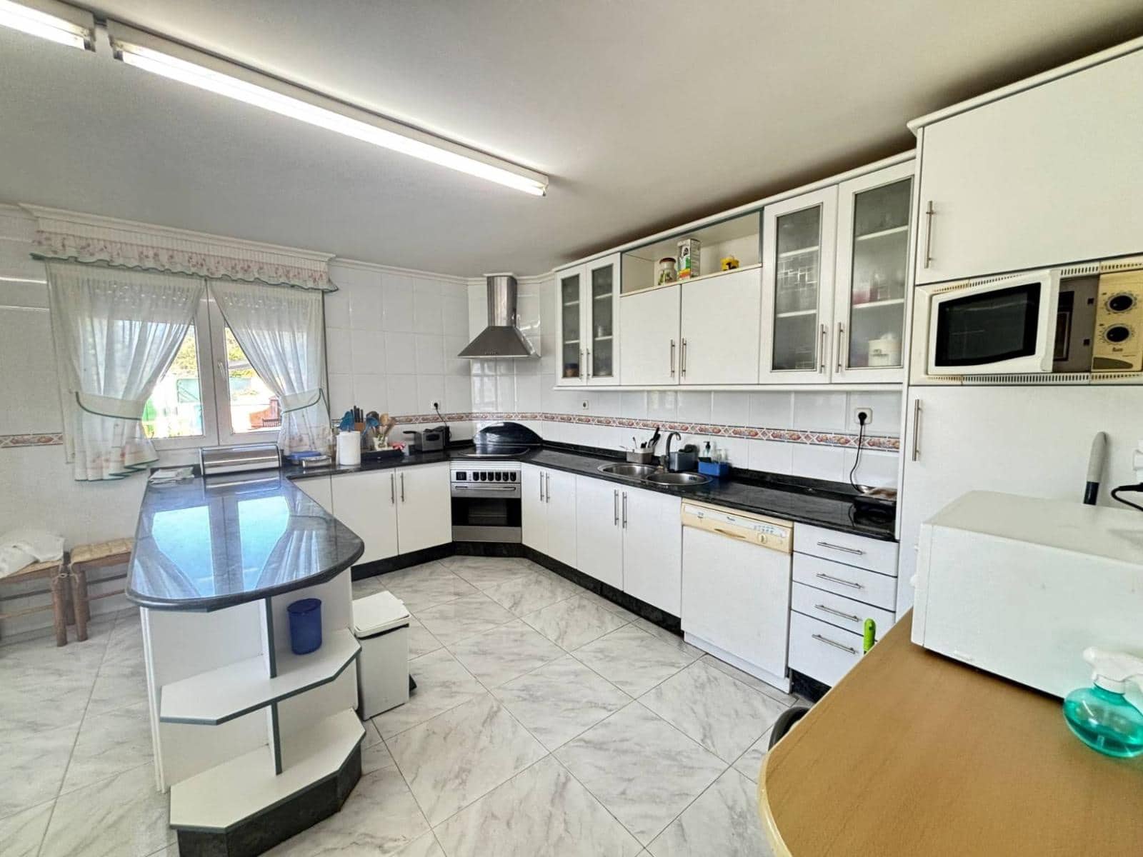 5 makuuhuone Paritalo myytävänä paikassa Parbayon - 390 000 € (Ref: 9114098)