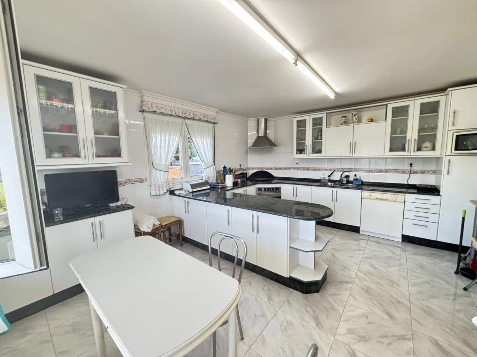 5 makuuhuone Paritalo myytävänä paikassa Parbayon - 390 000 € (Ref: 9114098)