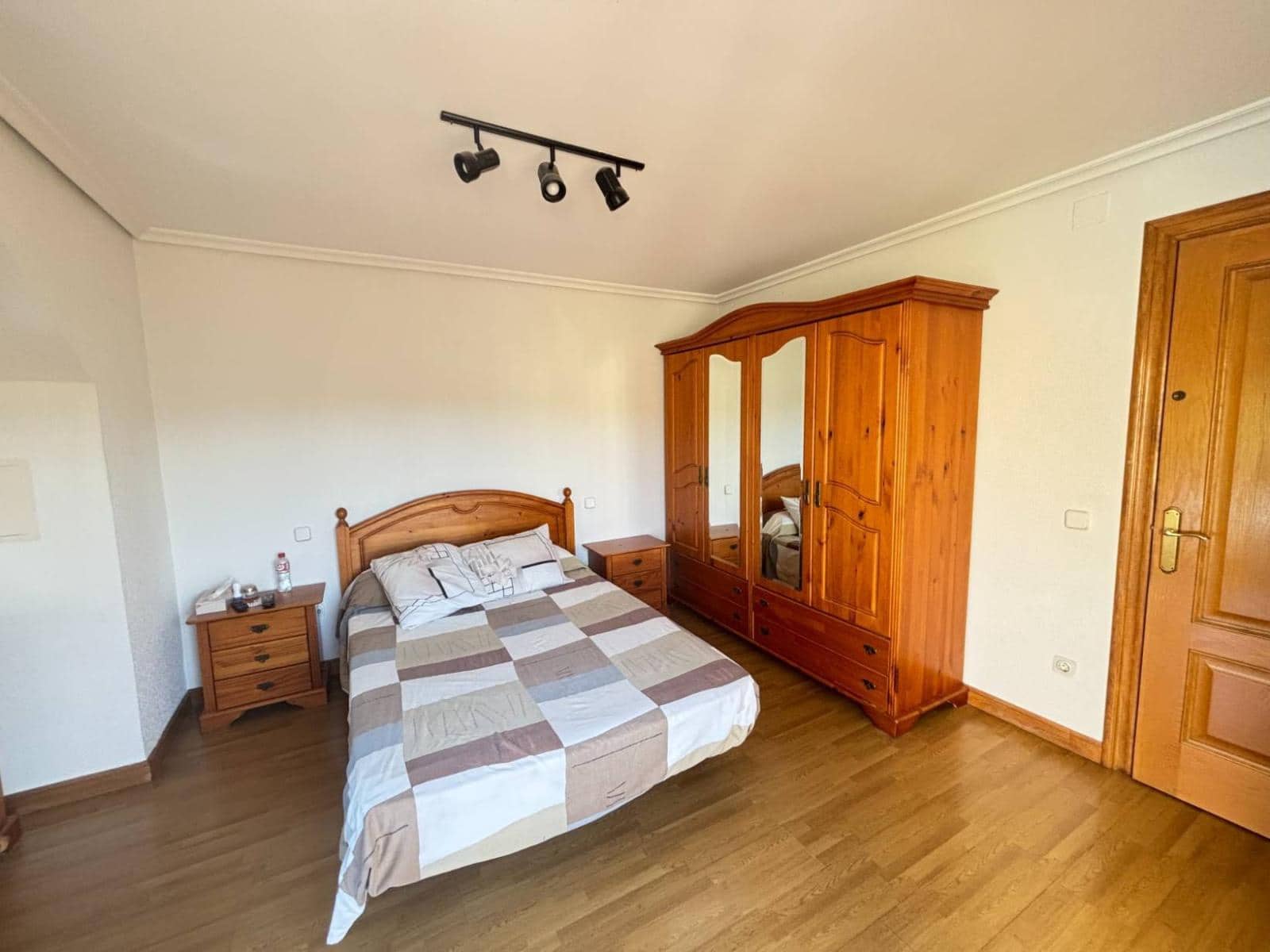 5 makuuhuone Paritalo myytävänä paikassa Parbayon - 390 000 € (Ref: 9114098)