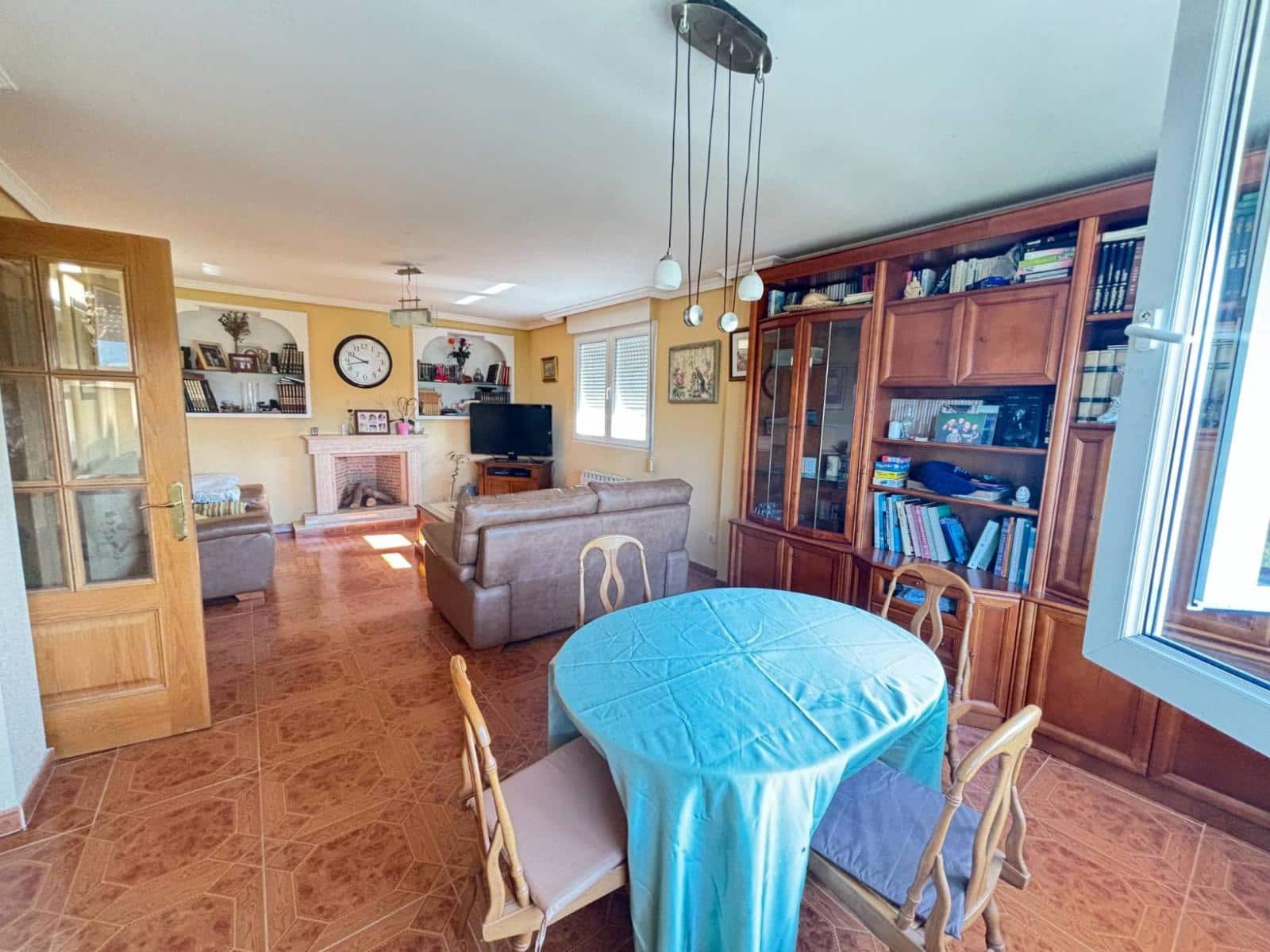 5 makuuhuone Paritalo myytävänä paikassa Parbayon - 390 000 € (Ref: 9114098)