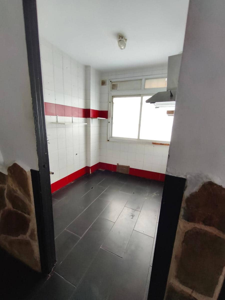 Erhverv til salg i Santander - € 90.000 (Ref: 9282024)