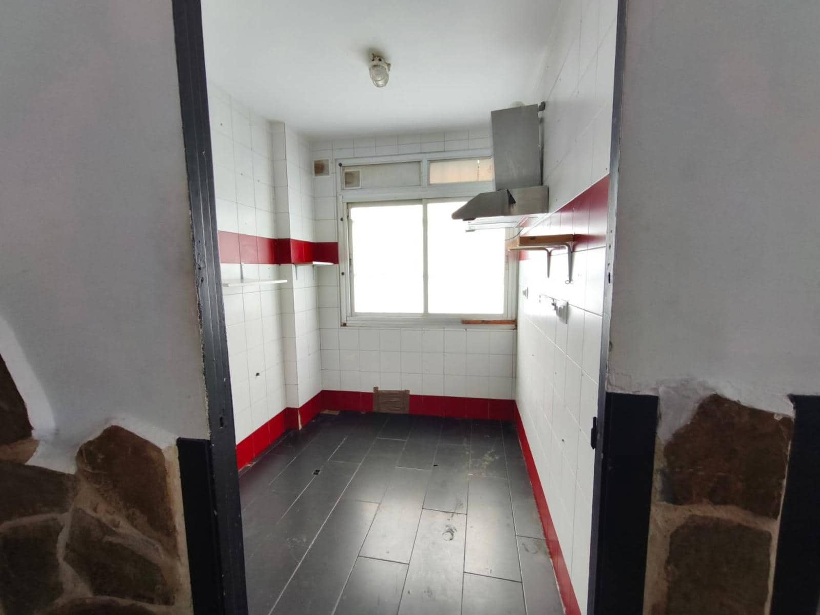 Erhverv til salg i Santander - € 90.000 (Ref: 9282024)