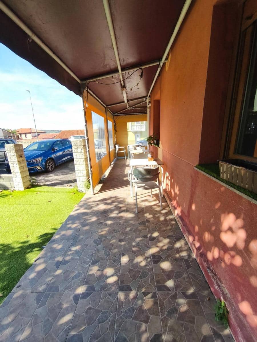 4 bedroom Restaurant/Bar for sale in Requejada - € 320,000 (Ref: 9296744)