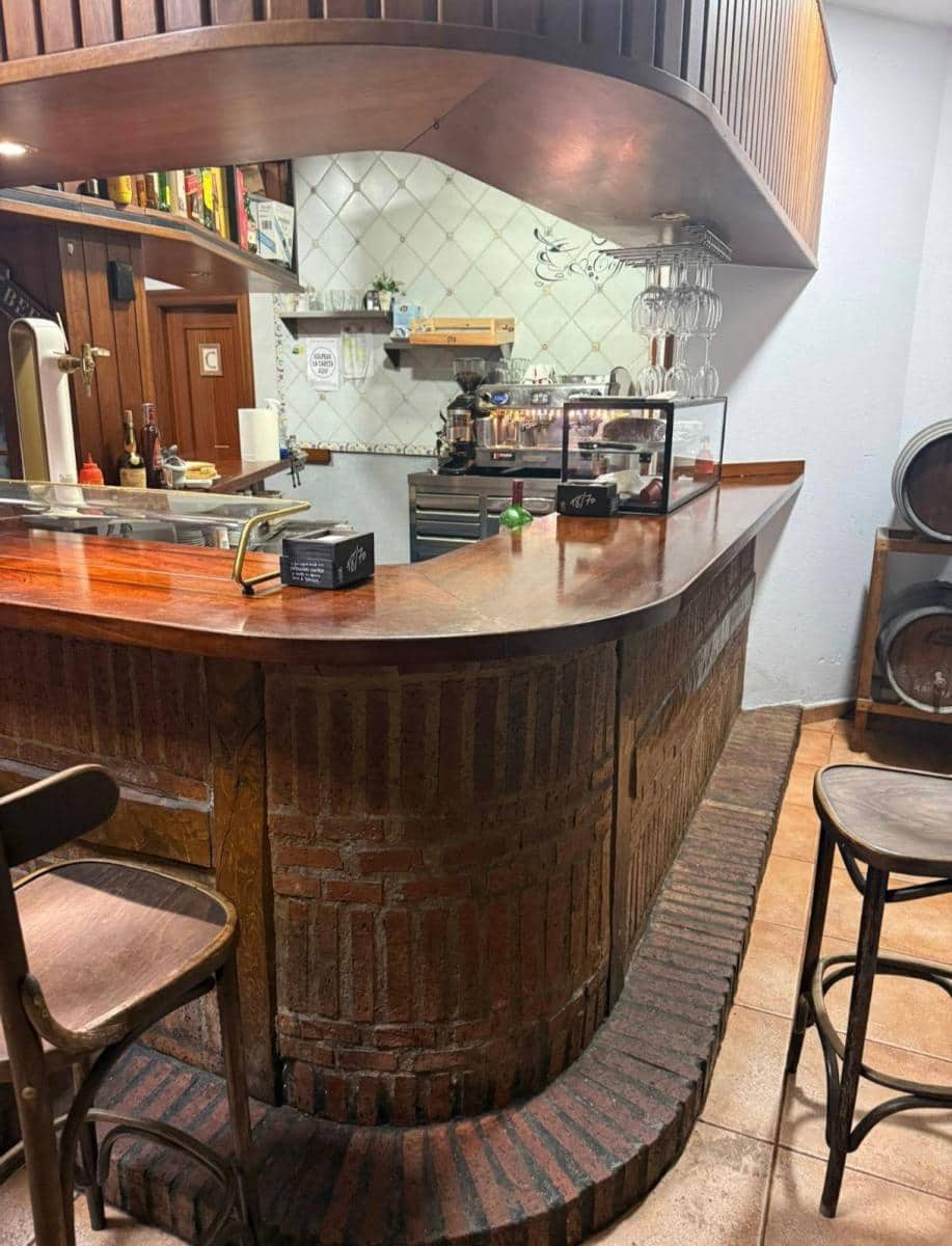 4 bedroom Restaurant/Bar for sale in Requejada - € 320,000 (Ref: 9296744)