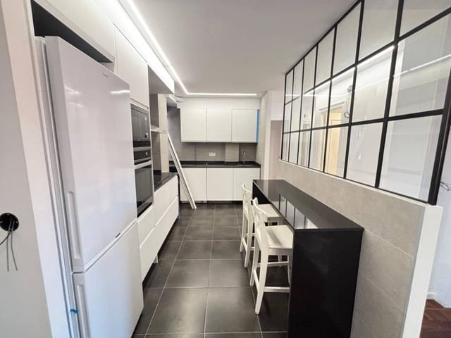 3 makuuhuone Asunto vuokrattavana paikassa Torrelavega - 950 € (Ref: 9310750)