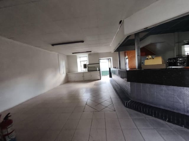 Comercial para venda em Santander - 110 000 € (Ref: 9378915)