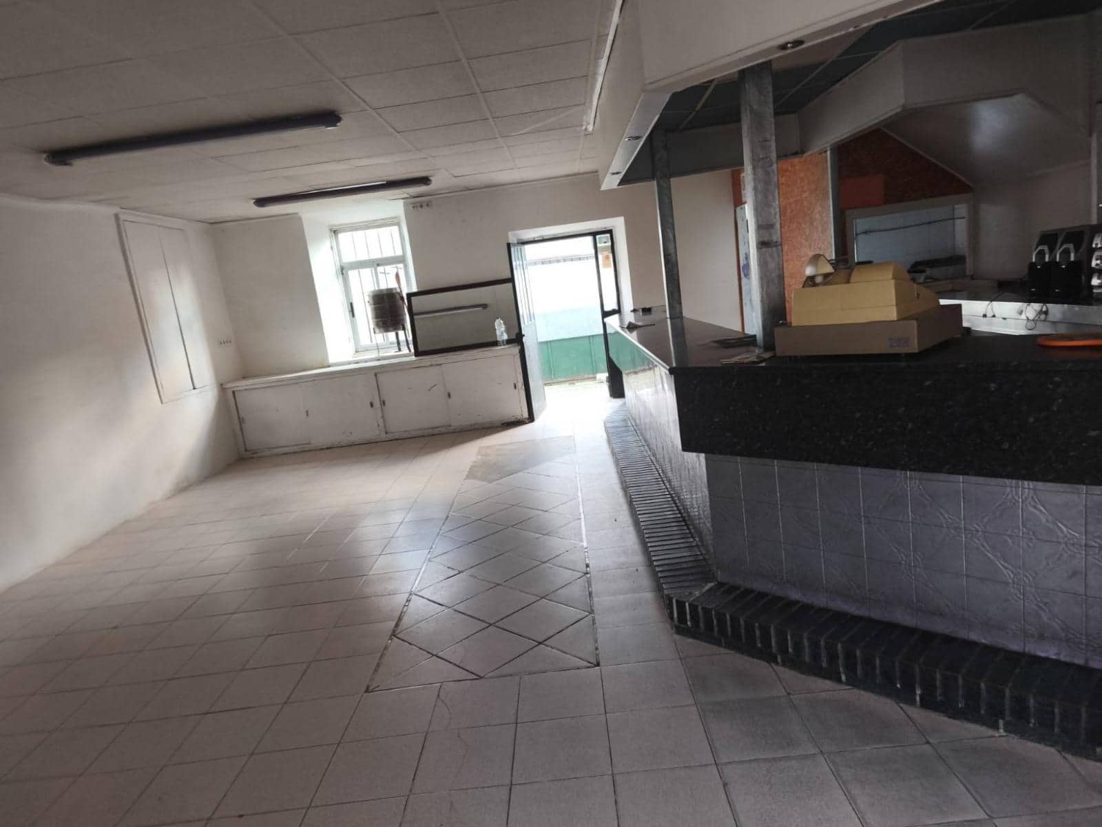 Komercyjne na sprzedaż w Santander - 110 000 € (Ref: 9378915)