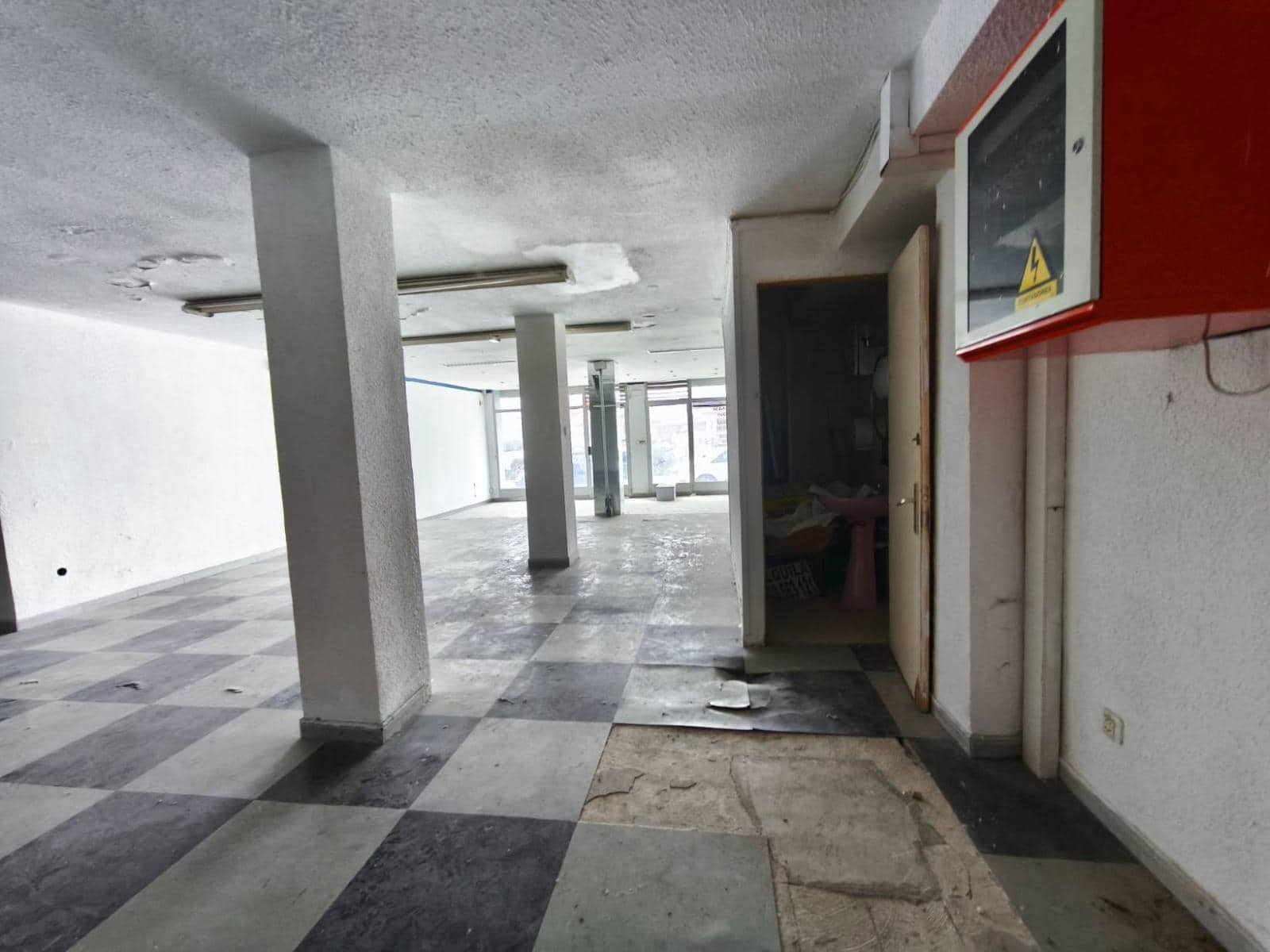 Komercyjne do wynajęcia w Santander - 1 400 € (Ref: 9378916)