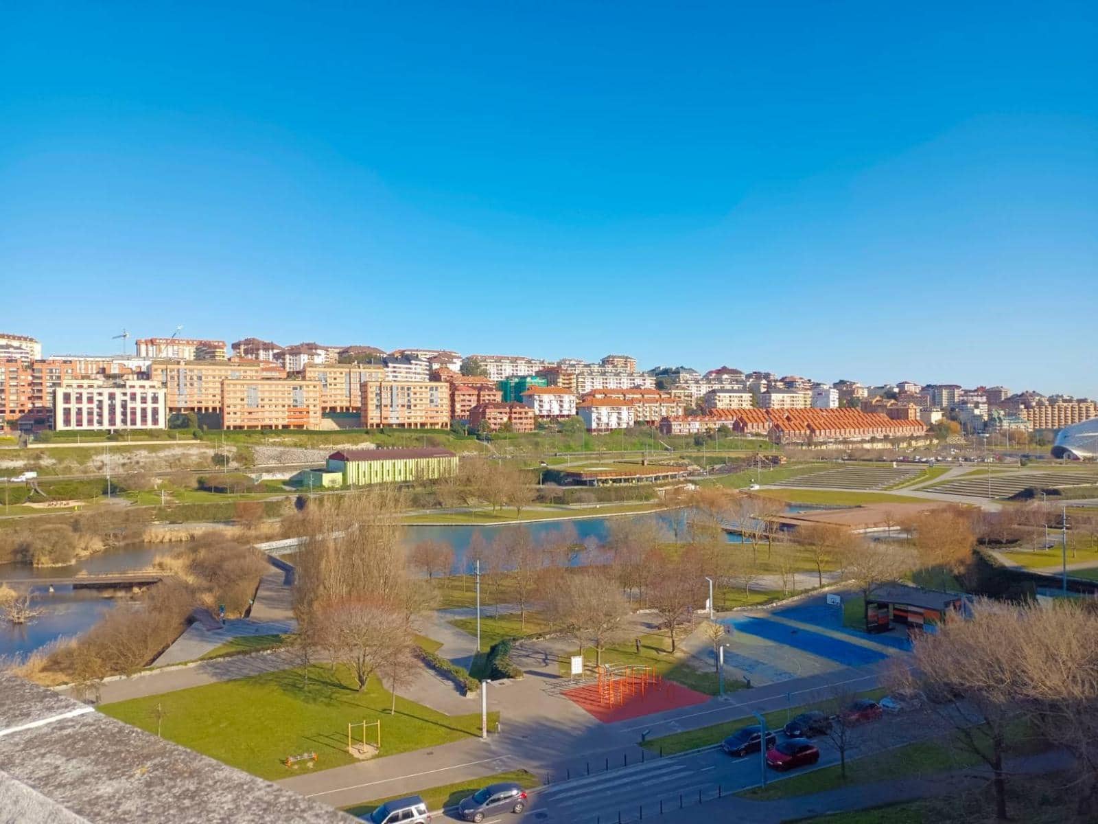 Commercial for sale in Santander - € 65,000 (Ref: 9419754)