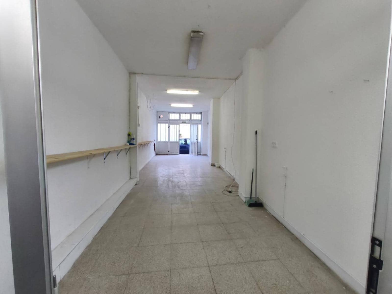 Erhverv til leje i Santander - € 550 (Ref: 9419755)