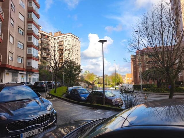 Commercieel te huur in Santander - € 550 (Ref: 9419755)