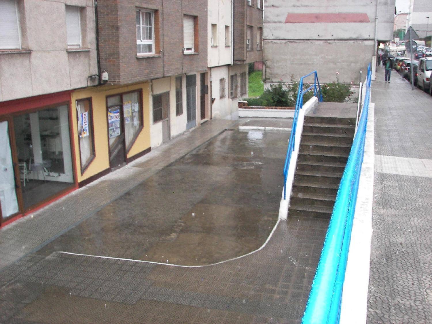 Commercial for sale in Santander - € 75,000 (Ref: 9508707)