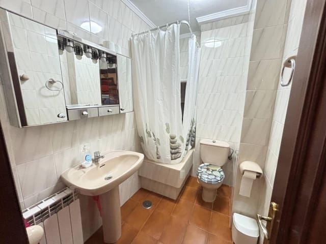 3 soveværelse Lejlighed til salg i Santander - € 220.000 (Ref: 9533482)